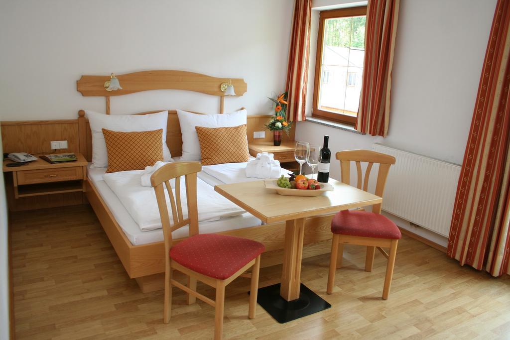 Hotel Alpenrose Muehlbach Am Hochkoenig Værelse billede